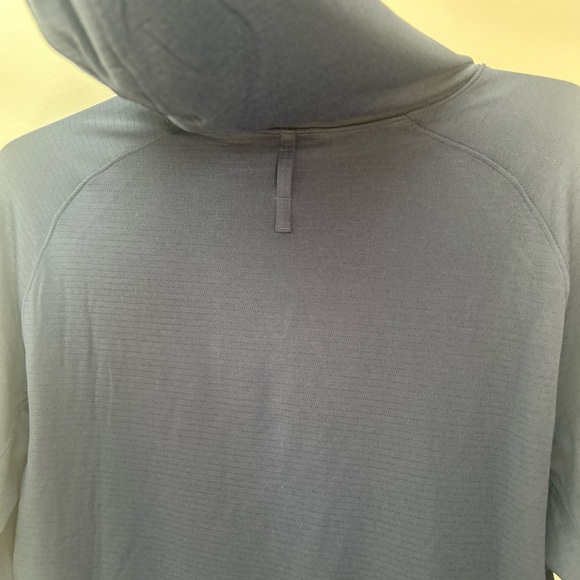 lululemon athletica Navy Blue lightweight pullover - Picture 10 of 13